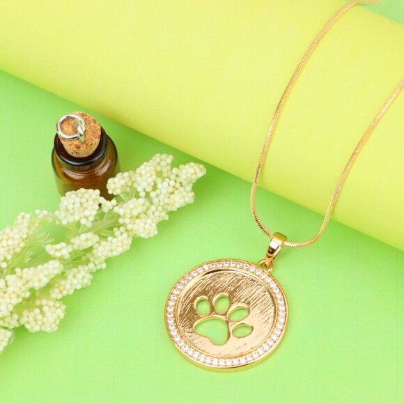 "Rose Gold Circle Pendant with Paw Print Cutout and Stone Border, XPPT1242 - Picture 5 of 10